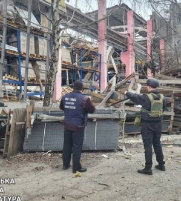 У Харкові внаслідок ракетних ударів РФ загинули 3 особи, ще 13 поранено. ФОТОрепортаж