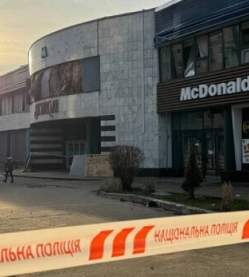 У Києві пошкоджено вестибюль станції метро &quot;Лук’янівська&quot;. Постраждалих немає. ФОТО