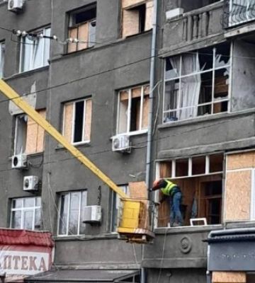 Під час ракетної атаки у харківському парку впав нерозірваний снаряд