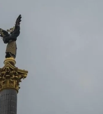 В столиці вже троє загиблих від атаки рф: ще одну жертву витягли з-під завалів складу