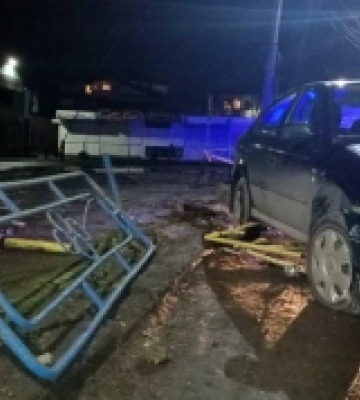 У Луцьку пʼяний водій наїхав на паркан