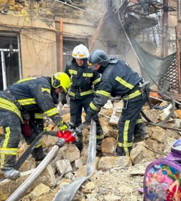 В Одесі з-під завалів дістали тіло жінки