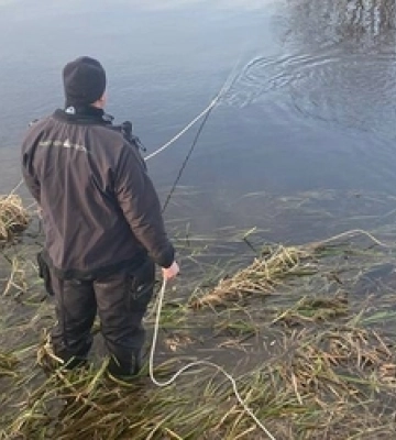 На Волині водолази шукають у річці тіло зниклої 37-річної жінки 