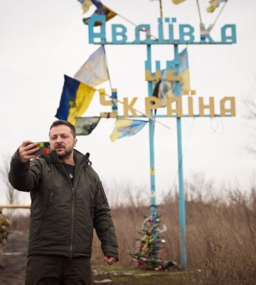 Зеленський відвідав позиції українських військ в Авдіївці