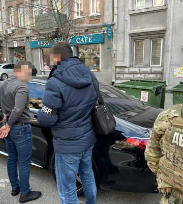 Поставщик Минобороны пытался подкупить служащего ГБР за $500 тысяч