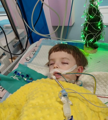 Провели операцію з видалення молочних зубів: у Львові 5-річний хлопчик впав у кому