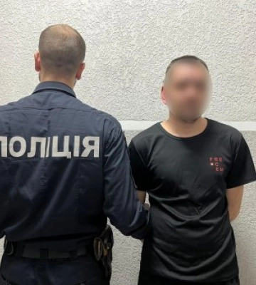 Поліція Мукачева оперативно затримала зловмисника, який пограбував 73-річну бабусю
