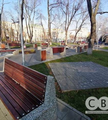 Майже весна напередодні Нового року: сонячна погода панує на вулицях Кропивницького (фоторепортаж)