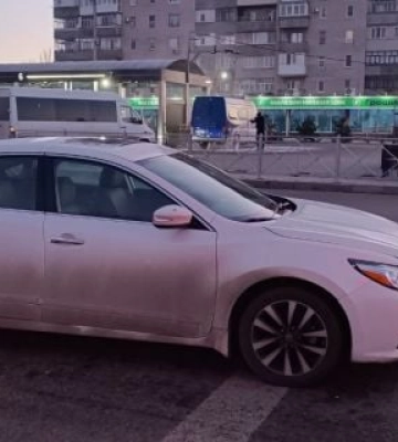 В Мелитополе водитель Ford протаранил  автомобиль и сбежал с места ДТП