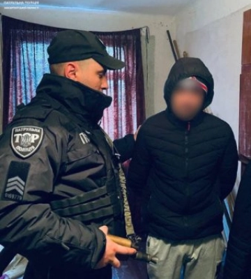Патрульні за лічені хвилини розшукали по гарячих слідах ймовірного грабіжника