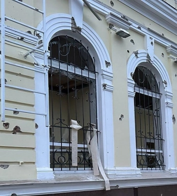 Через обстріли на залізничному вокзалі Херсона посилюють заходи безпеки для пасажирів, – Мінреінтеграції