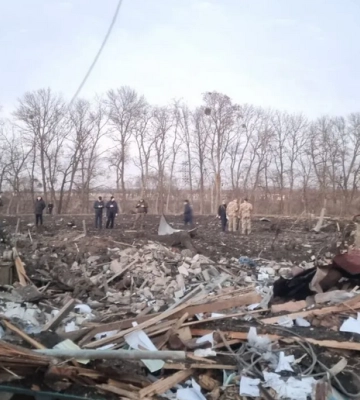В Смеле из-под завалов разрушенного дома вытащили собаку: она провела там почти сутки. Видео