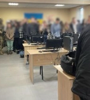 Нацполіція ліквідувала мережу шахрайських кол-центрів, як апрацювала і у Кропивницькому