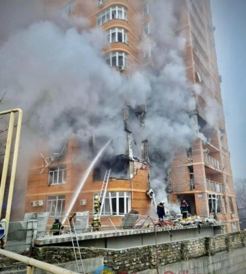 Одеса: у поліції показали перші хвилини після ракетного удару по житловому комплексу (відео)