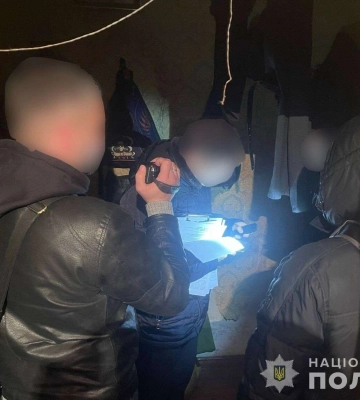 Выдавала себя за полицейскую: мошенница из Кривого Рога обманула людей на 40 тысяч гривен