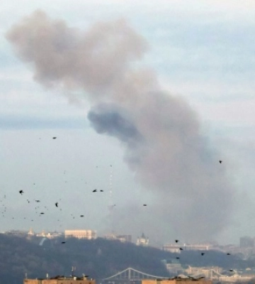 У Києві під завалами виявили тіло сімнадцятого загиблого внаслідок ракетної атаки