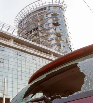 У столиці під завалами виявили тіло сімнадцятого загиблого внаслідок ракетної атаки окупантів