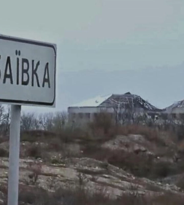 Окупанти щільним вогнем вкрили Чорнобаївку, загинула жінка