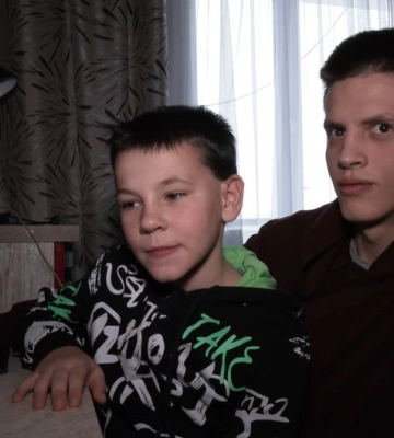 Найменшій - три роки, найстаршому - 20: прийомна родина з Волині взяла на виховання вісім дітей і підлітків