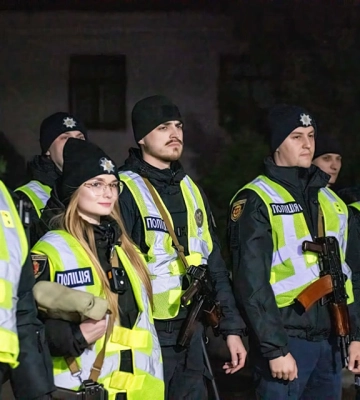 У новорічну ніч більше півтисячі озброєних поліцейських патрулюватимуть вулиці Рівненщини