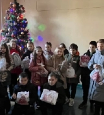 Учні Високопільського ліцею отримали подарунки від друзів з Радомишля