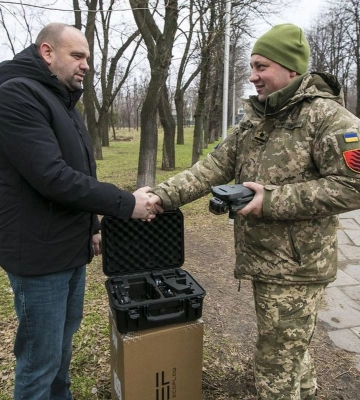 Очільник ЗОВА Юрій Малашко взяв участь у передачі машини швидкої допомоги для військового госпіталю