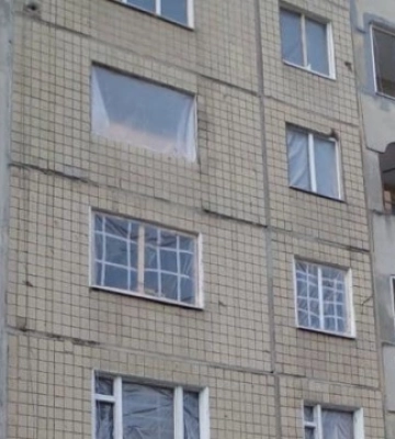 Надають допомогу львів’янам, будинки яких постраждали від обстрілів
