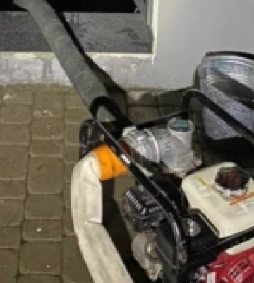 У Луцьку підтопило житловий будинок