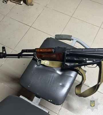 Проник на приватну територію: на Закарпатті розслідують вбивство неповнолітнього хлопця