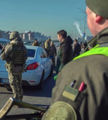 На блокпостах на Київщині шукають диверсантів, але й вручають повістки ухилянтам — комендант Київщини