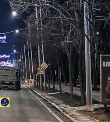 Російська військова колона прямує до Запоріжжя через Маріуполь