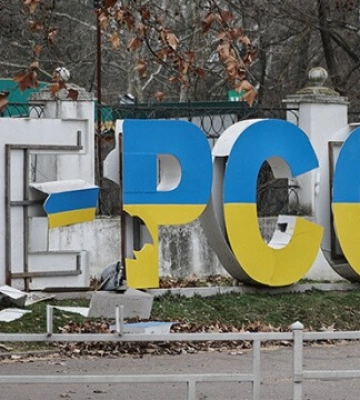Росіяни вдарили по Херсону, серед жертв і поранених є діти