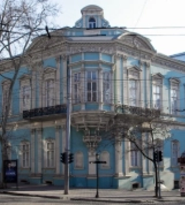 Одеса:  з реставрації до музею повернули вишуканий твір старовинного меблевого мистецтва