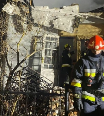 Атака «Шахедів»: повністю згорів музей Шухевича у Львові