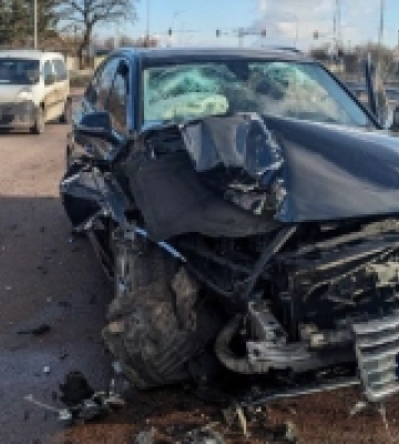 ДТП поблизу Рівного: внаслідок зіткнення вантажівки та автомобіля «Аudi Q7» травмувалися пасажирки кросовера