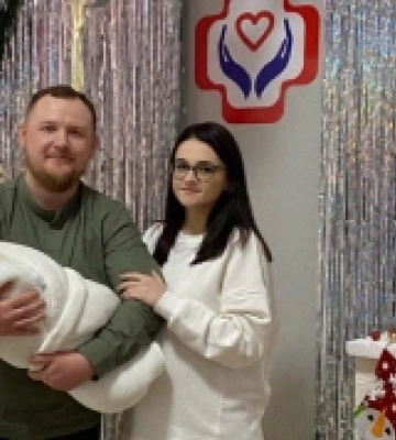 Різдвяний подарунок: лікарка Нововолинської лікарні народила доньку. ФОТО