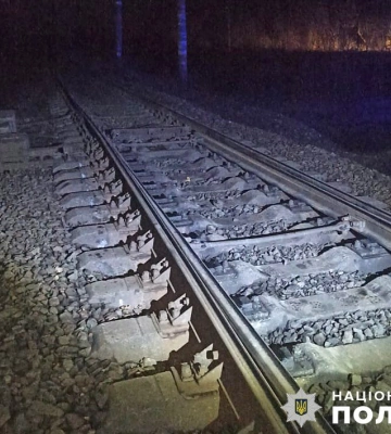 На Львівщині молодий чоловік потрапив під поїзд за 15 хвилин до нового року