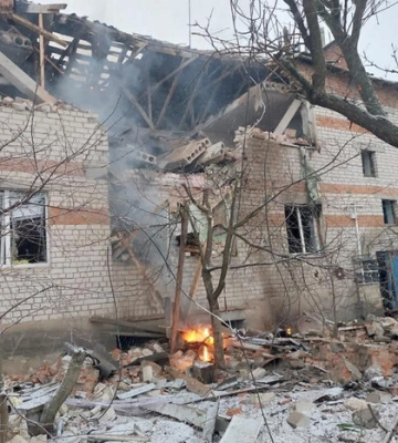«Шахед» влучив у житловий будинок на Сумщині: люди опинилися під завалами