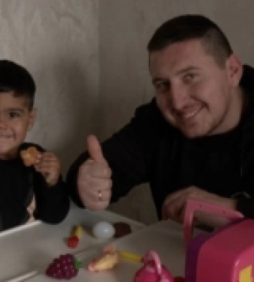 Подружжя з Маріуполя всиновило хлопчика із луцького дитбудинку. ВІДЕО