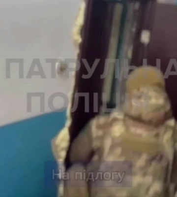 Чернігівські поліціянти затримали чотирьох зловмисників, які запустили феєрверк під час повітряної тривоги. ФОТО