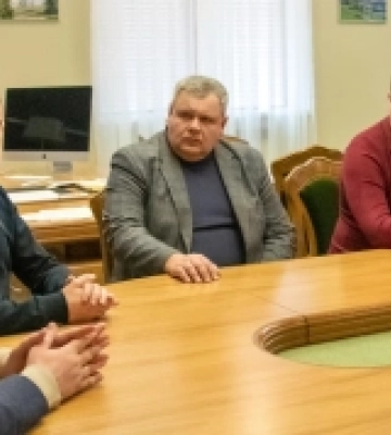 Освітні заклади Володимира передали військовим 14 бригади необхідне спорядження