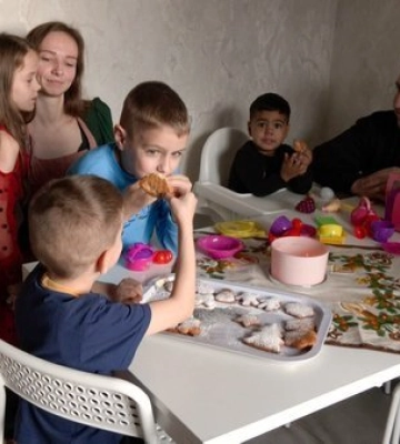 Родина з Маріуполя усиновила хлопчика, якого залишили у дитбудинку в Луцьку