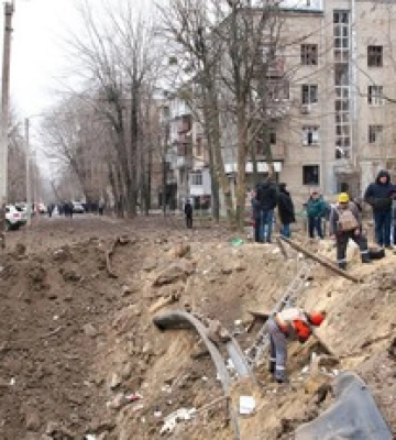 В Харькове вспыхнули пожары на месте ударов РФ: новые фото разрушений из города