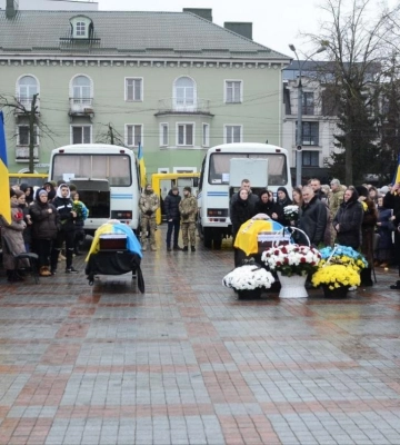 Сьогодні Рівненська громада попрощалася із двома Героями