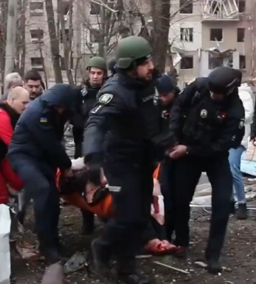 Из-за ракетной атаки на Харьков пострадали 50 человек, из них 6 – дети (видео)