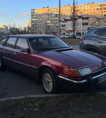 Раритет из 80-х: в Киеве замечен роскошный британский хэтчбек с V8 под капотом 
