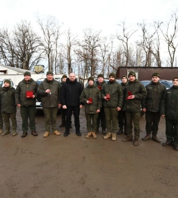 Очільник ЗОВА привітав нацгвардійців з річницею заснування підрозділу та передав автівки