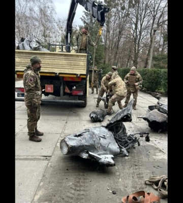 Під час обстрілу Києва російська ракета влучила в медзаклад, де проходять реабілітацію поранені бійці