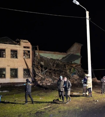 З’явилися фото нічного прильоту по школі у Харкові