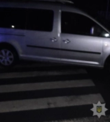 У Луцьку на Парковій автівка збила двох жінок: їх госпіталізували з травмами